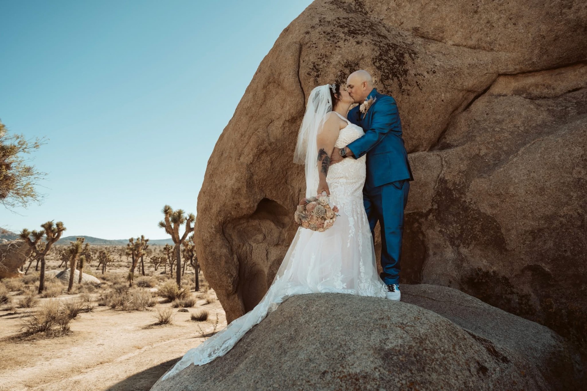 Joshua Tree desert elopement kiss